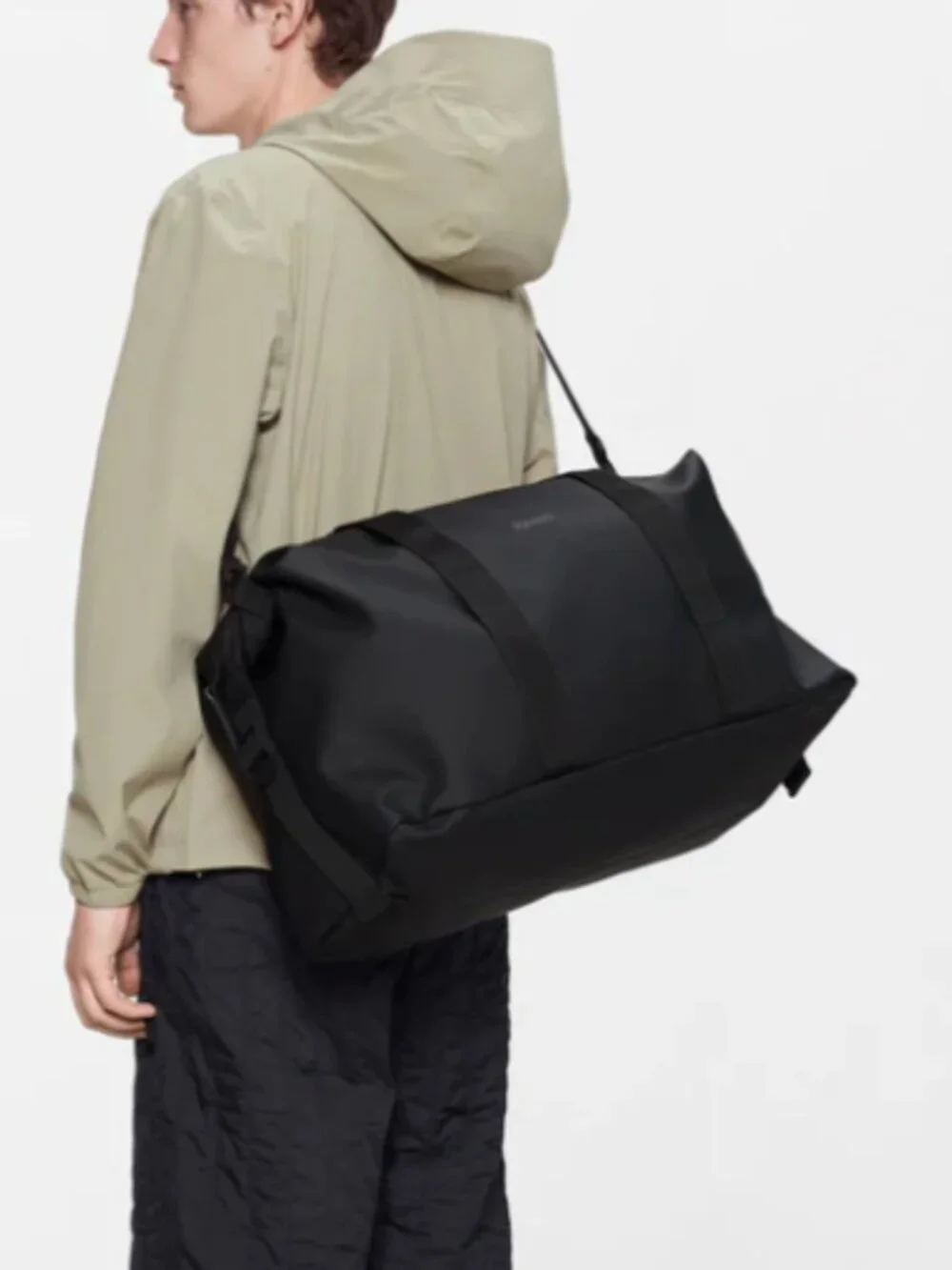 NWT RAINS HILO WEEKEND BAG duffel waterproof large black boat fish travel gorp